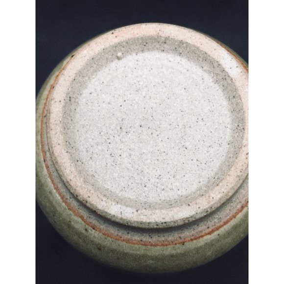 Unsigned Ceramic Saki Cup Calligraphy 8 oz Beautifully Rimed w/ Green Glaze - Picture 5 of 6